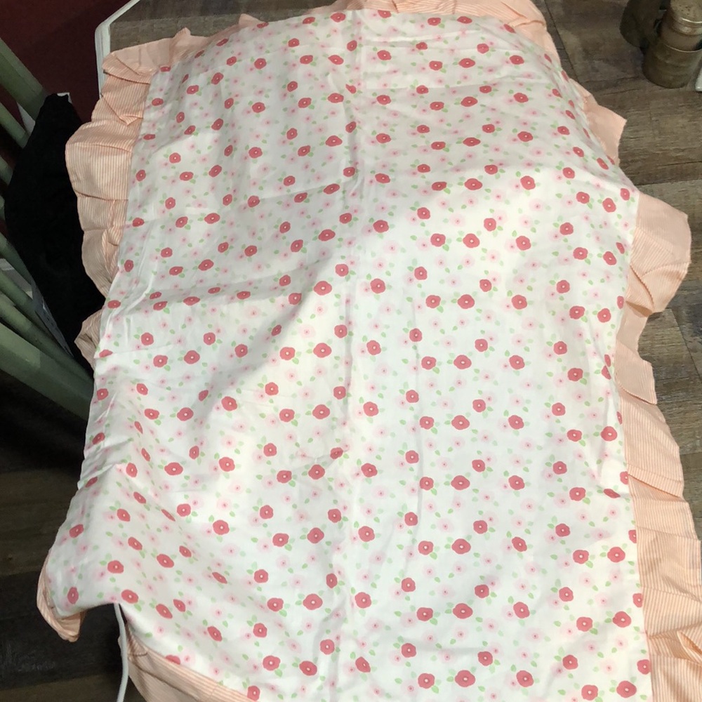 Pink Flower Duvet Cover Set Queen w/ Ruffles New. - Picture 2 of 4